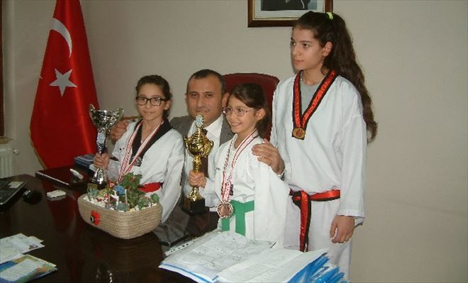 Taekwondo takımı ödüllendirildi