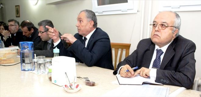 Manyas, Belediye başkanı muhtarlar ile toplantı yaptı.