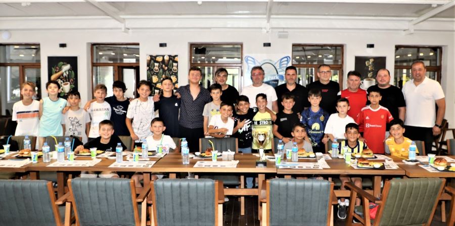 U-12 Gönen Belediyespor namağlup şampiyon oldu
