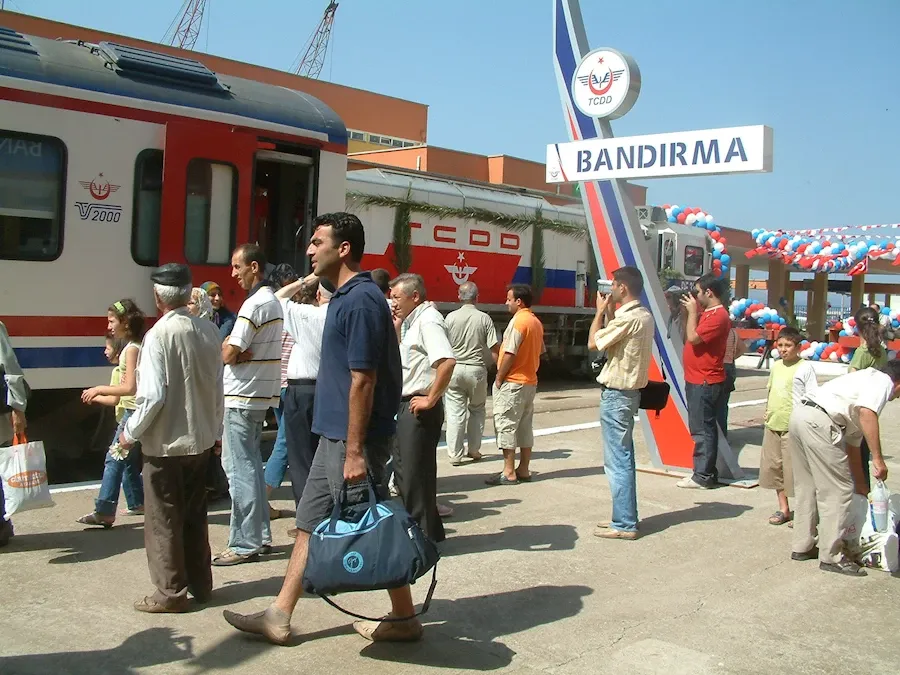 Bandırma-İzmir arasında günde 2 sefer
