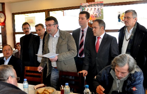 AKP`den kahvaltılı toplantı.