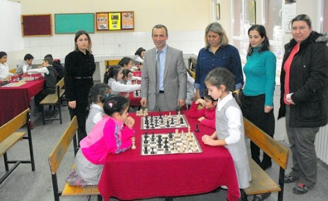 Cumhuriyet ilkokulunda satranç turnuvası