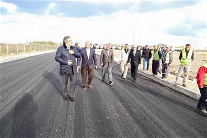 YAŞAR DOĞU CADDESİNDE ASFALTLAMA ÇALIŞMALRINA BAŞLADI.