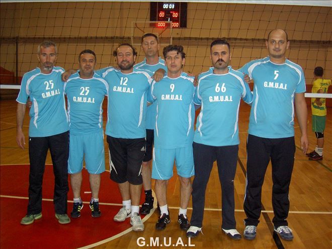 Gönen´de Voleybol heyecanı sürüyor