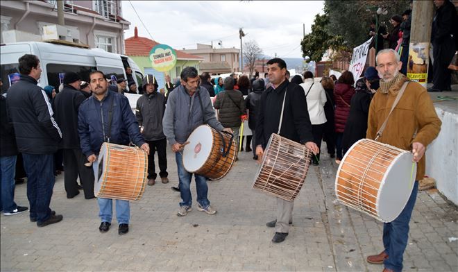 Şirinçavuş ayağa kalktı