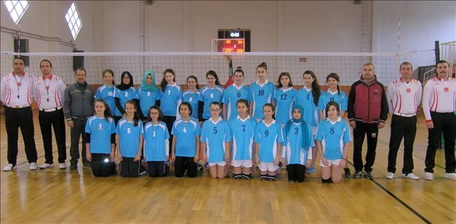Yıldız Kızlar Voleybol müsabakaları başladı. 