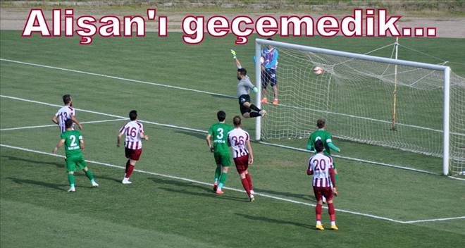 Lider şanssızlığını geçemedi.