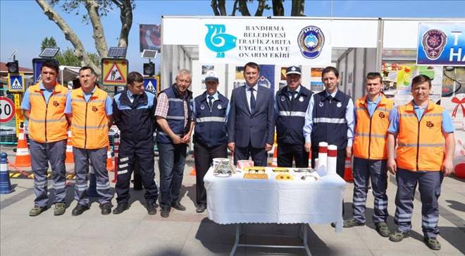 BELEDİYESİNDEN TRAFİĞE DESTEK
