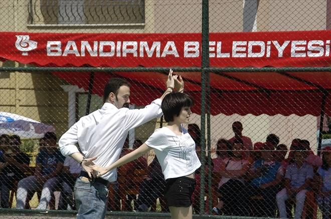 Tenis kortunda tango