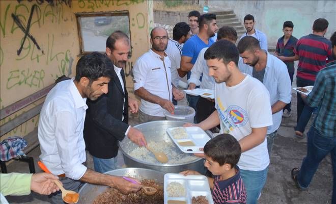 Çalışkanlar´dan geleneksel iftar