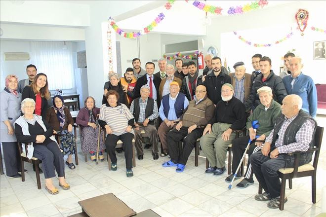 Üniversite Gençliğinden örnek davranış