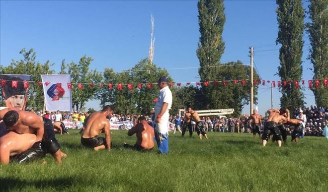 Yağcı Bedir Güreşlerini Güngör Ekin kazandı.