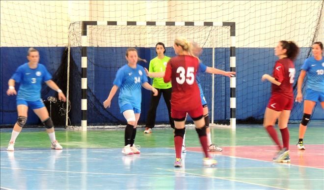 Bandırmaspor bayan hentbolcuları Erdek´te