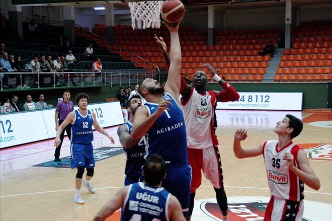 Bandırma Kırmızı: 70 Acıbadem Üniversitesi: 62