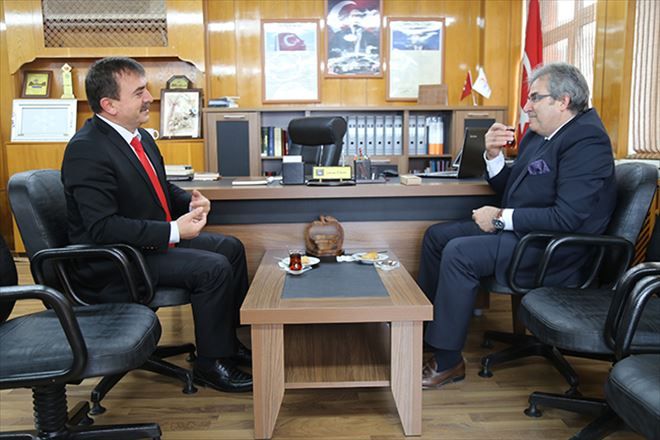 BAŞKAN MİRZA´DAN ÖĞRETMENLERE ANLAMLI ZİYARET