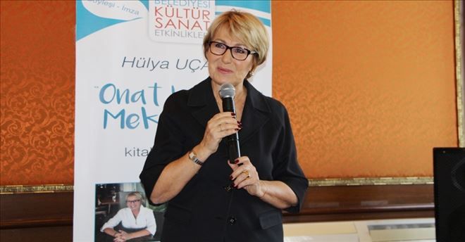 Hülya Uçansu´dan imza günü