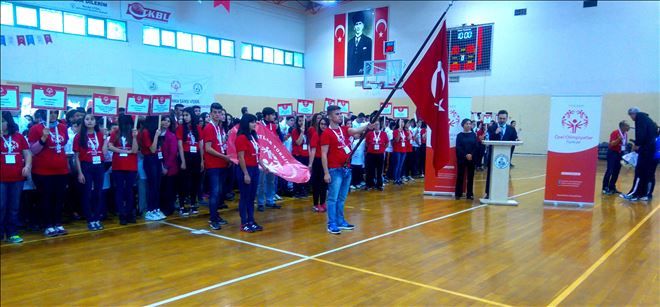 Kucak dolusu madalya ile döndüler.