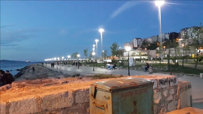 Sevgi yolu ve sahil bandına yeni ışıklandırma
