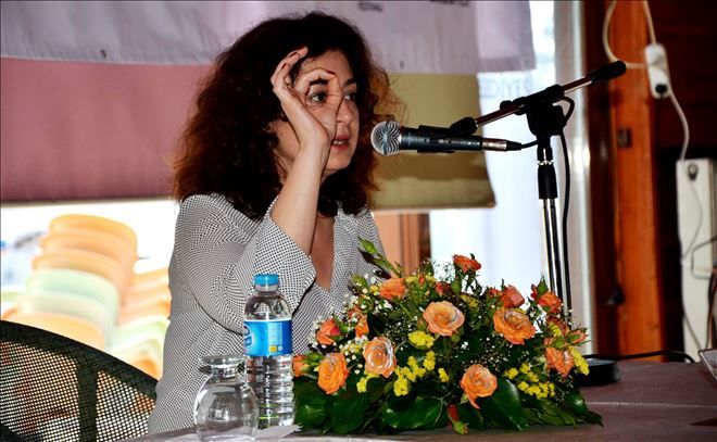 Ece Temelkuran, Kuğuları anlattı.
