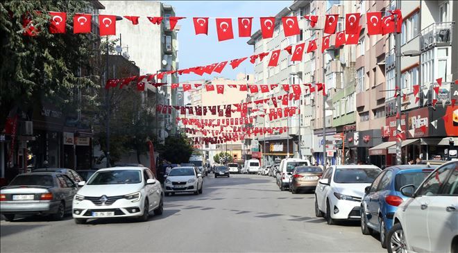 Bandırma Al-Bayraklarla donatıldı