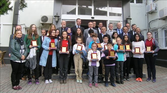 Ödüllerini aldılar