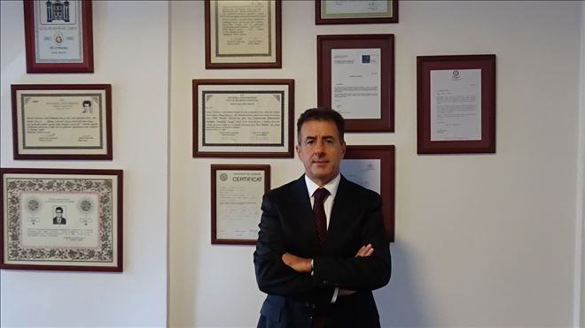 HUKUK DERSLERİNİ WEB SİTESİNDE YAYINLIYOR