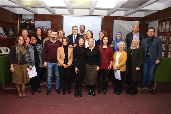 ÖNCÜ KADINLAR SERTİFİKASINI ALDI