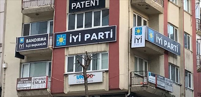 Tabela asıldı