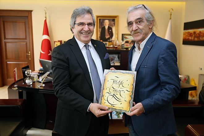 SERGİ SANATÇILARINDAN BAŞKAN MİRZA´YA ANLAMLI ZİYARET