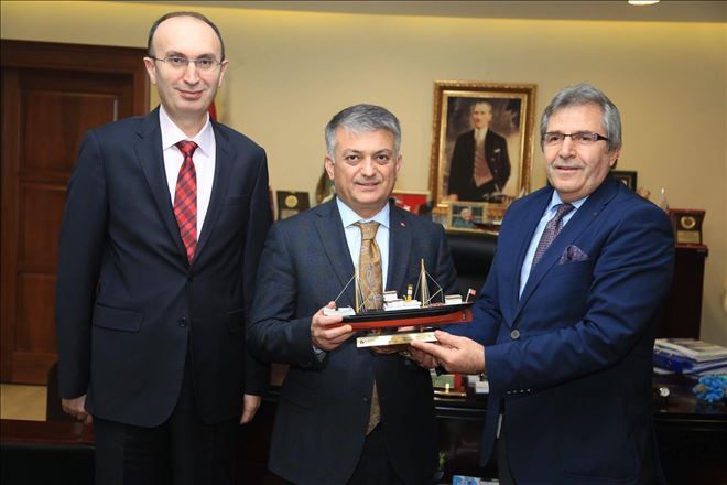 Vali Yazıcı, Bandırma daydı.