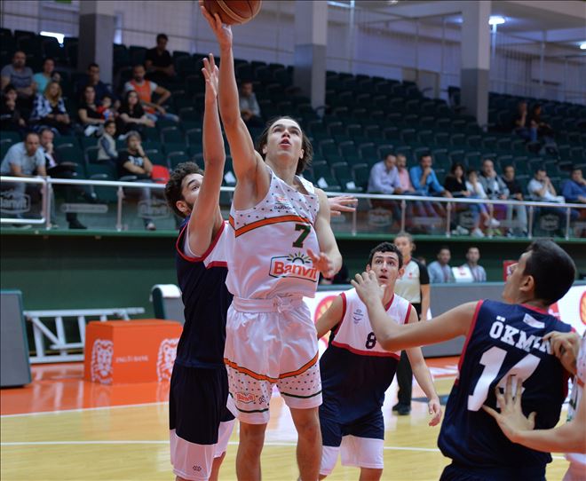 BANVİT´İN GENÇLERİ KONYA´DA 10´DA 10 PEŞİNDE