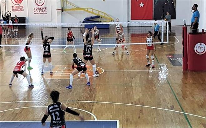 VOLEYBOLDA ALTINOLUK FIRTINASI