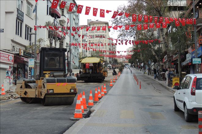 İnönü caddesi yenileniyor