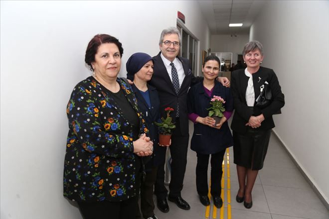 Mirza, Bayan çalışanlarını unutmadı.