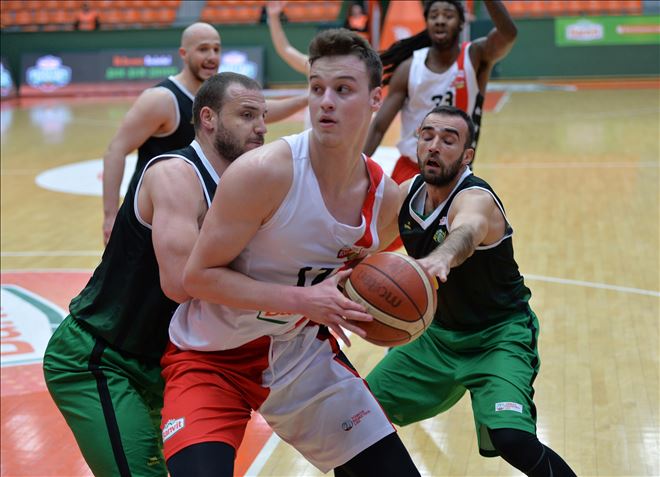 BANDIRMA KIRMIZI´YA PLAY-OFF´U GETİREN GALİBİYET