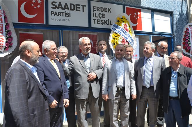Saadet Partisine görkemli açılış