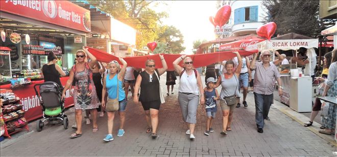 Festival, kortejle başladı