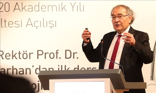 Prof. Dr. Nevzat Tarhan´dan geleceğin doktorlarına tavsiyeler