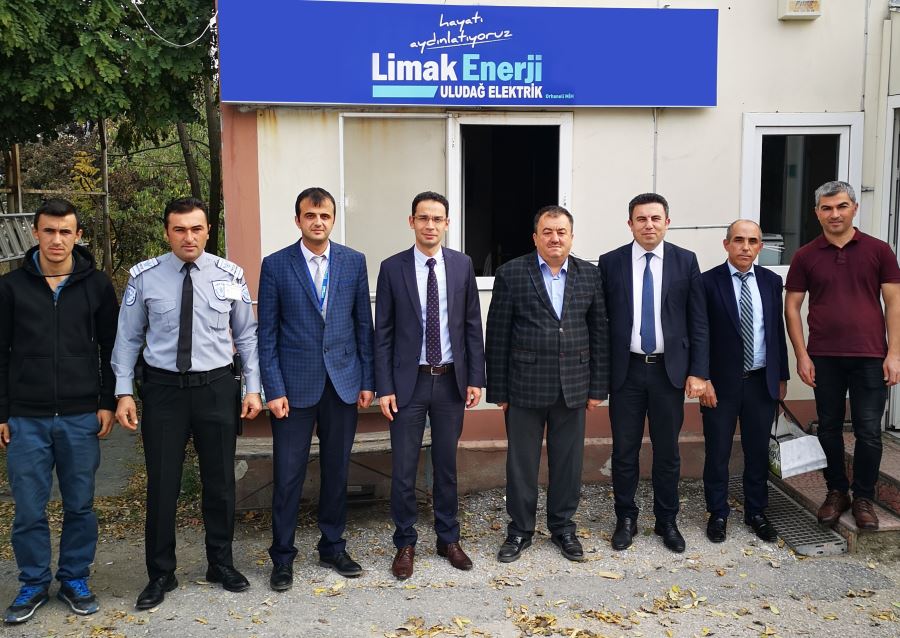 •	LİMAK ENERJİ, ENERJİ ÇALIŞANLARI HAFTASINI EKİBİYLE BİRLİKTE KUTLADI 