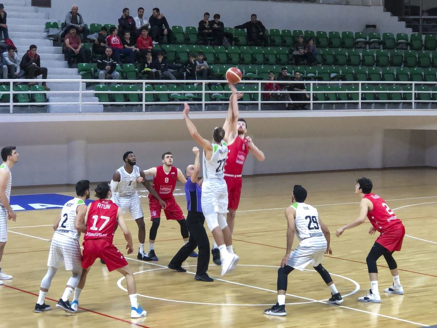 BORNOVA BELEDİYESİ: 68 BANDIRMA KIRMIZI BK: 87