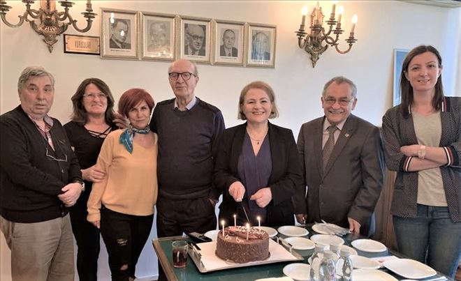 Olcayto´ya yaş günü kutlaması