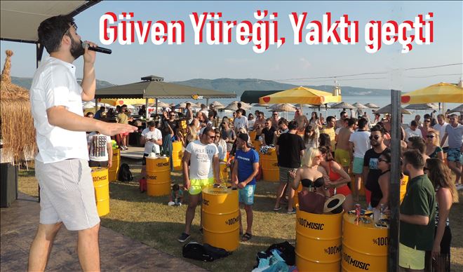 Bir İnci Yalısı Beach´ta Canlı Performans