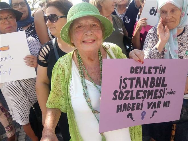 Kadın cinayetlerini protesto ettiler