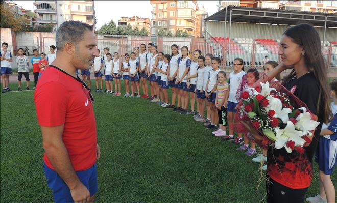 Dünyaca ünlü Milli Atlet Tuğba Güvenç Erdek´te