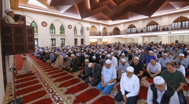 Bayram namazı saatleri belli oldu