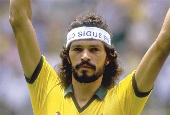 DİKTA REJİMİNİ SONA ERDİREN FUTBOLCU: SOCRATES