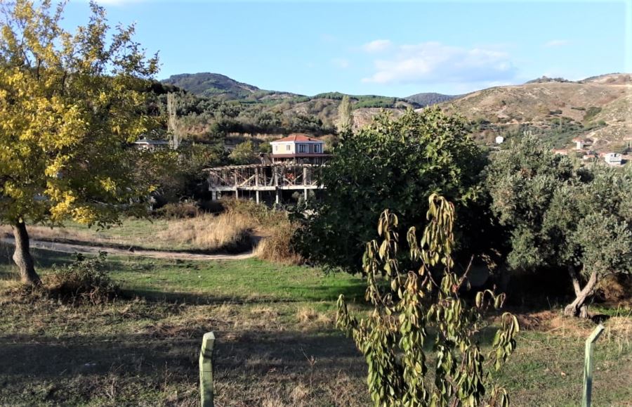 Erdek yöresinde kaçak yapılaşma sürüyor