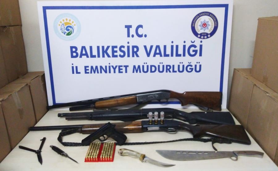 Erdek ve Bandırma’da ruhsatsız silahlar