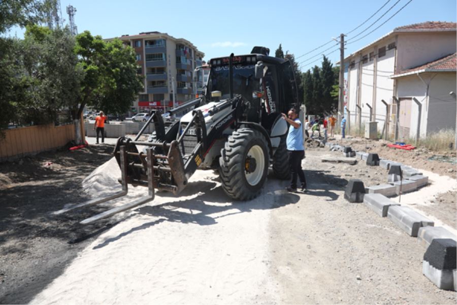 Yol düzenlemeleri devam ediyor