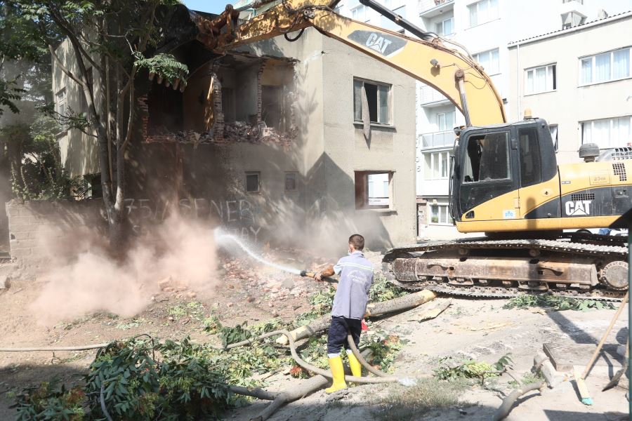 İNÖNÜ CADDESİ GENİŞLİYOR.